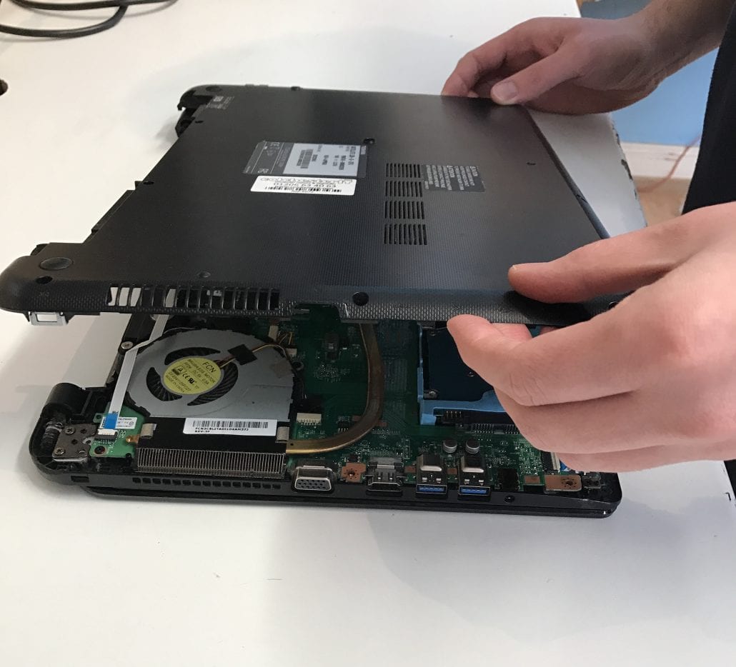 Laptop service - colchesterit.com