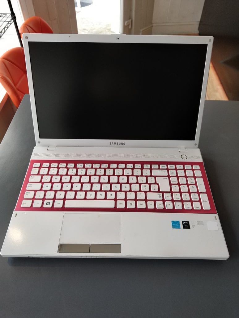 Samsung NP300 Laptop Colchesterit